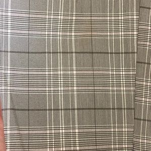 Size M stretchy capri Vera Wang pants